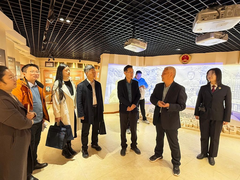 交流學(xué)習(xí)促提升 培訓(xùn)賦能強(qiáng)本領(lǐng) | 信陽(yáng)華信建投集團(tuán)開(kāi)展黨建工作交流學(xué)習(xí)和黨務(wù)工作培訓(xùn)